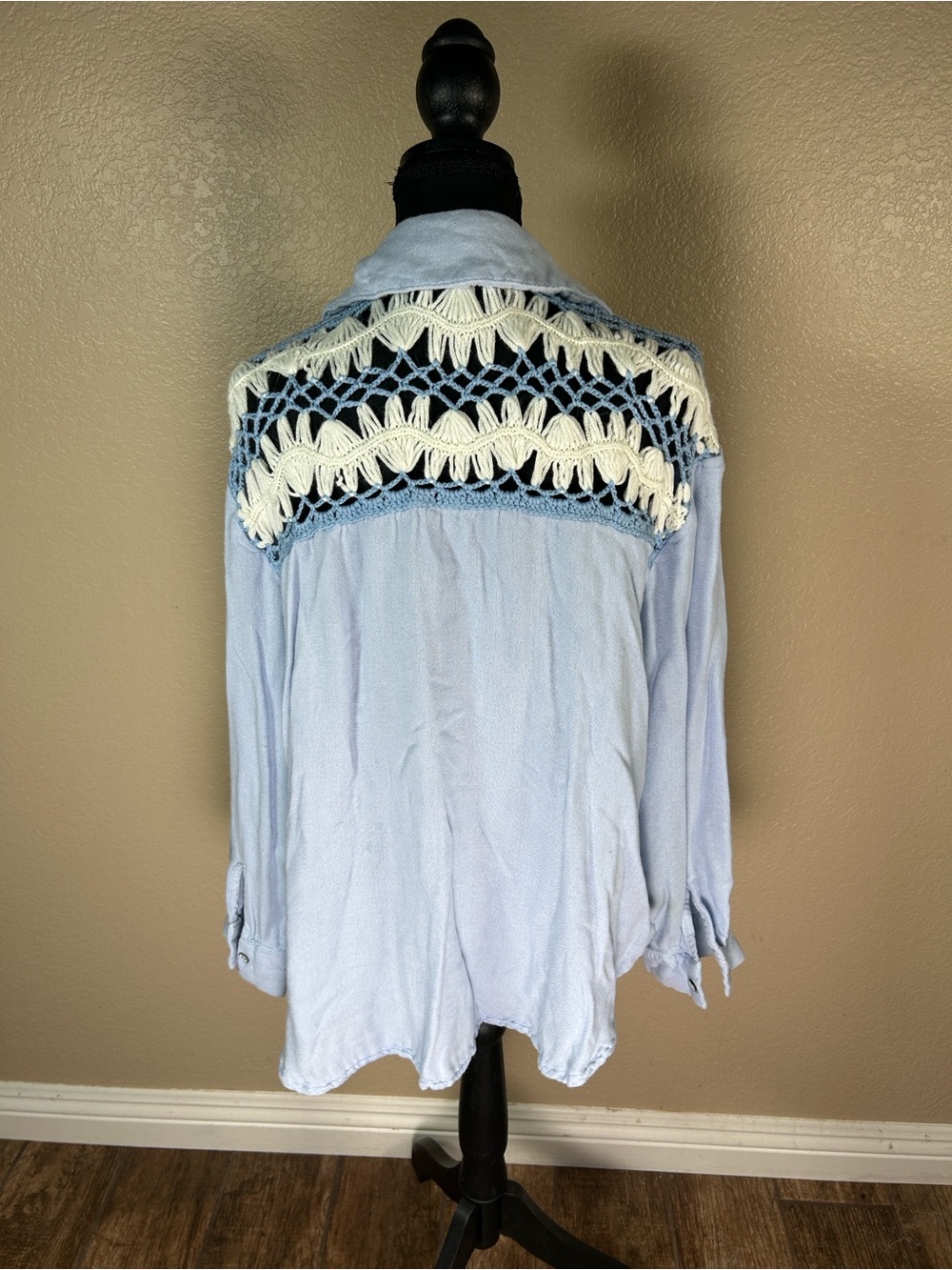 Vintage Havana Blue Crochet Back Long Sleeve Top Size Small